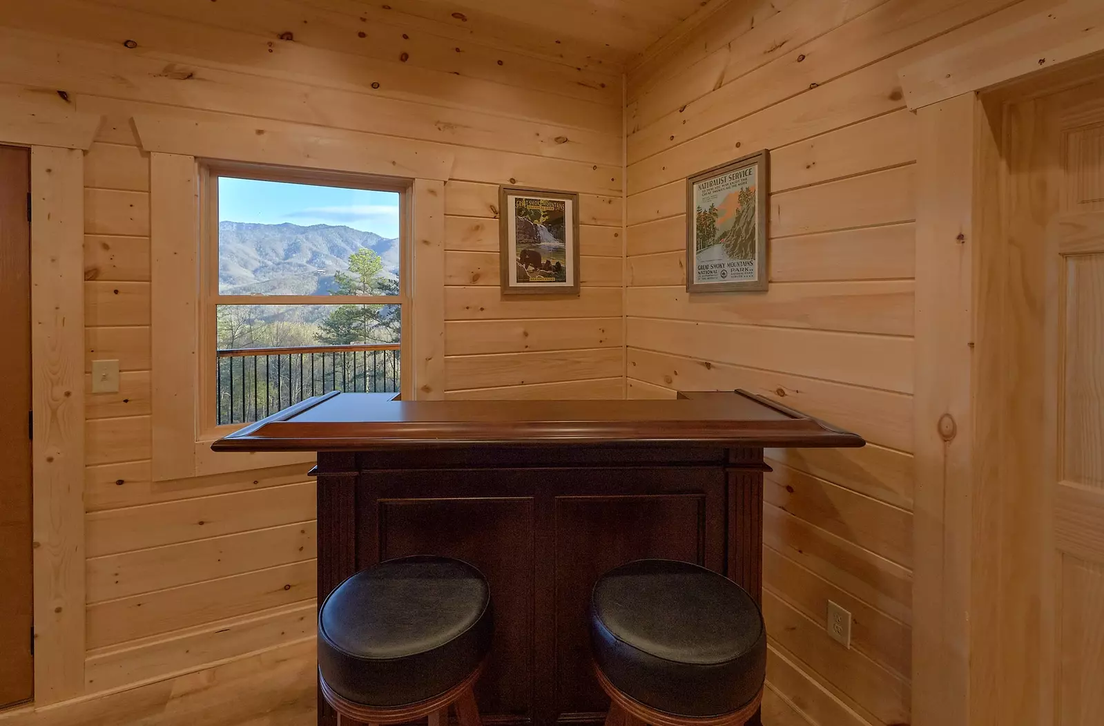 Property image, Interior, of Misty Mountain Adventure Lodge