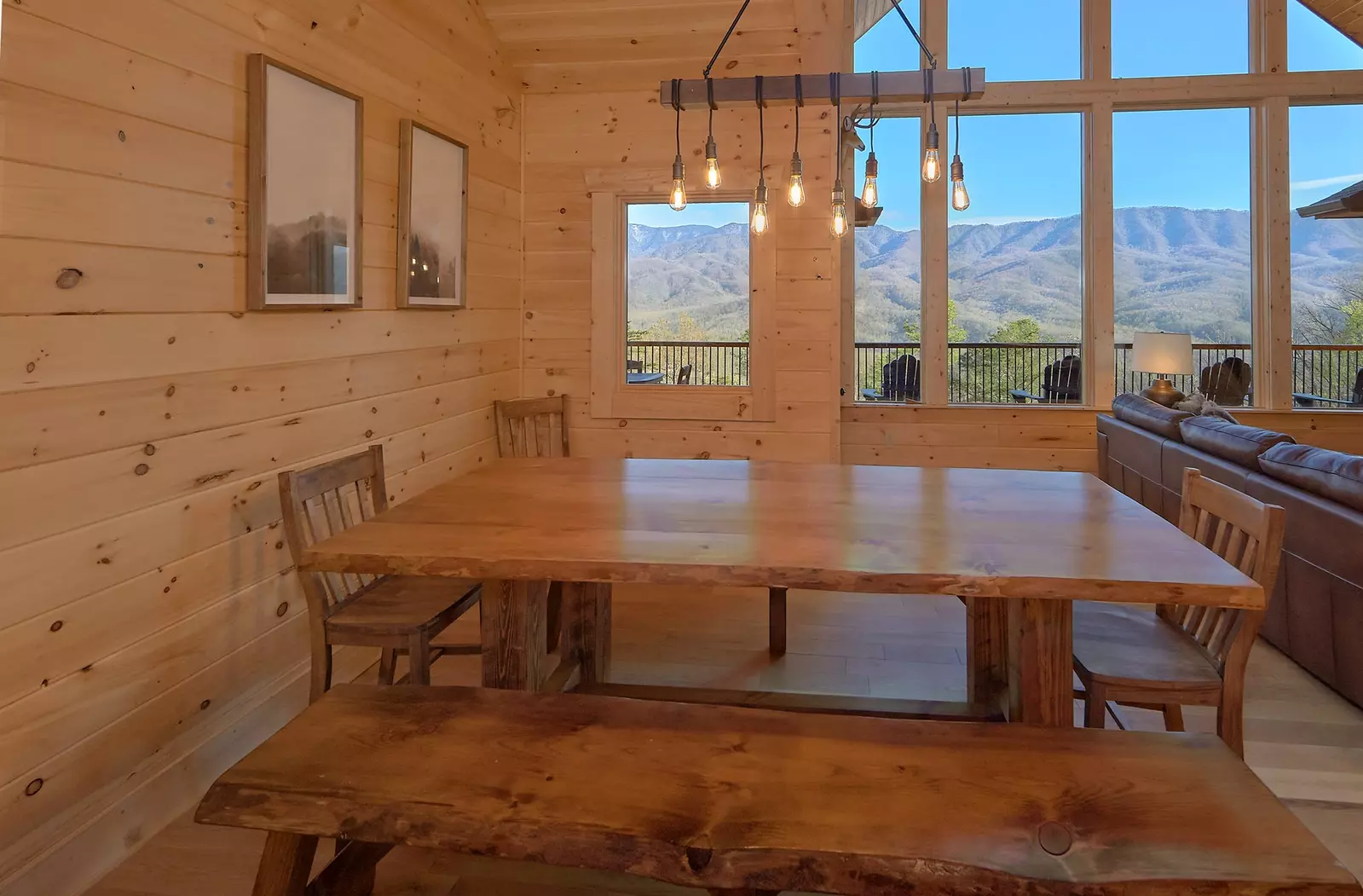 Property image, Interior, of Misty Mountain Adventure Lodge
