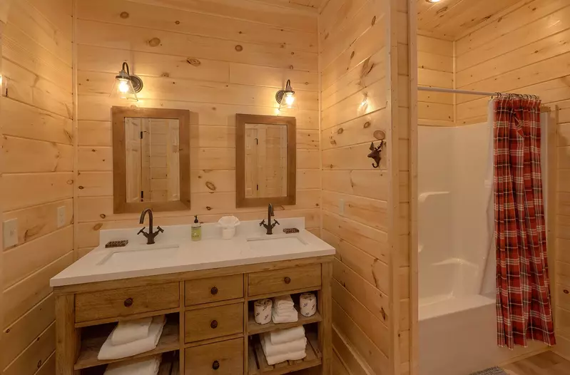 Property image, Interior, of Misty Mountain Adventure Lodge