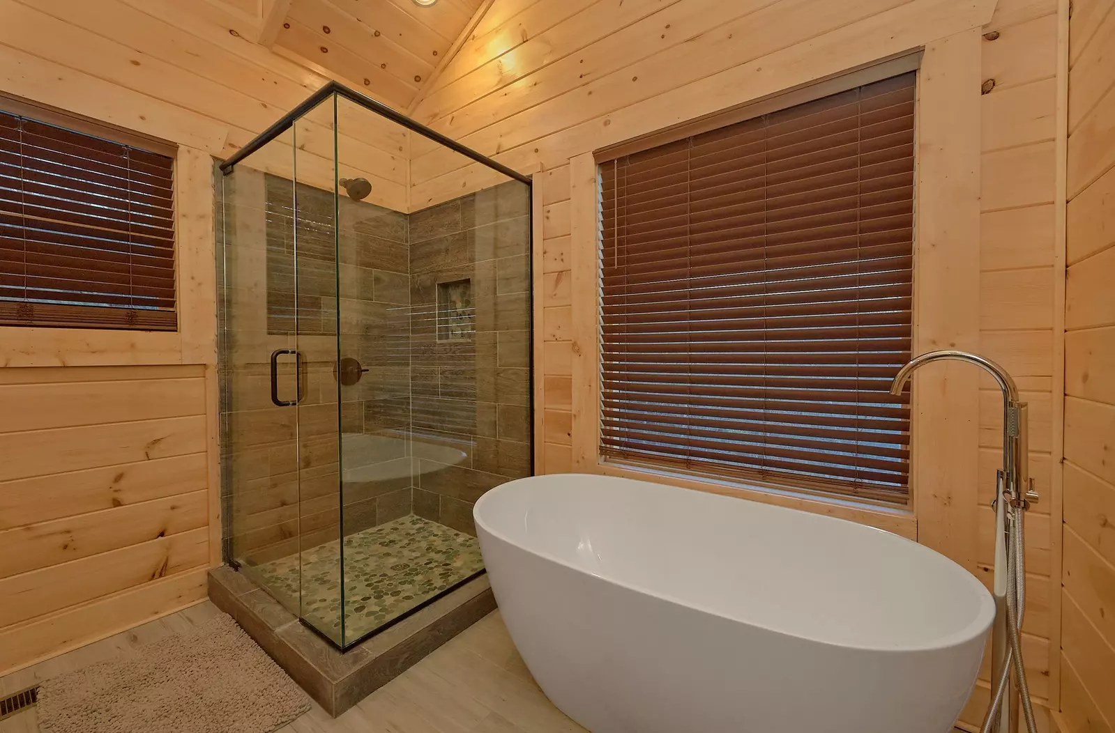 Property image, Interior, of Misty Mountain Adventure Lodge