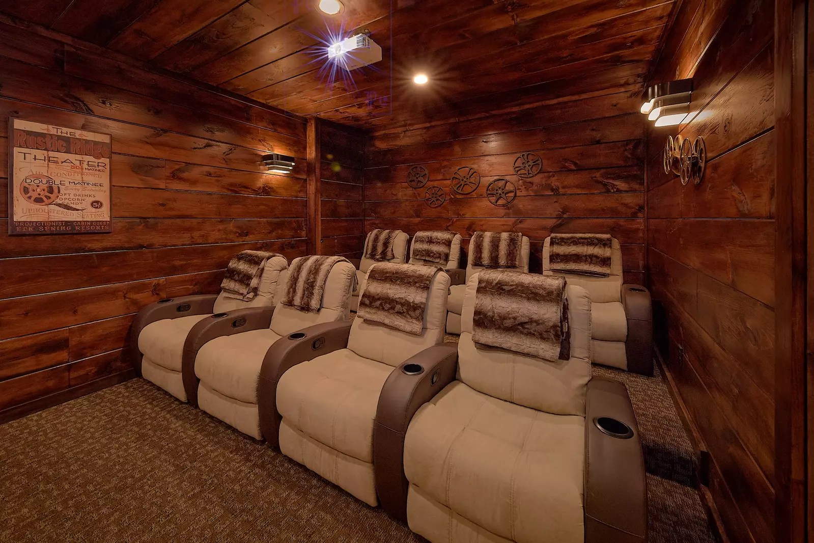 Property image, Interior, of Rustic Ridge