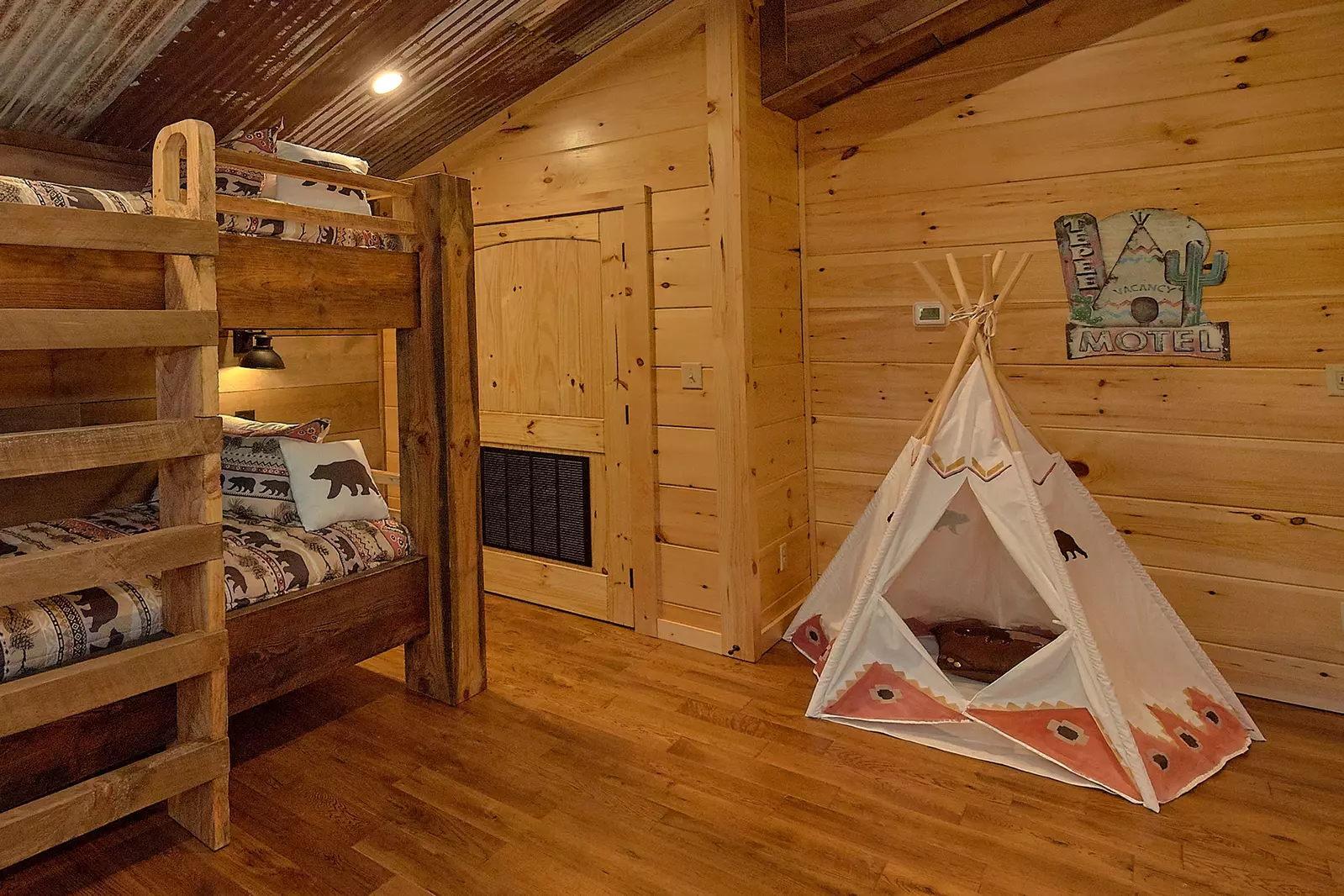 Property image, Interior, of Rustic Ridge