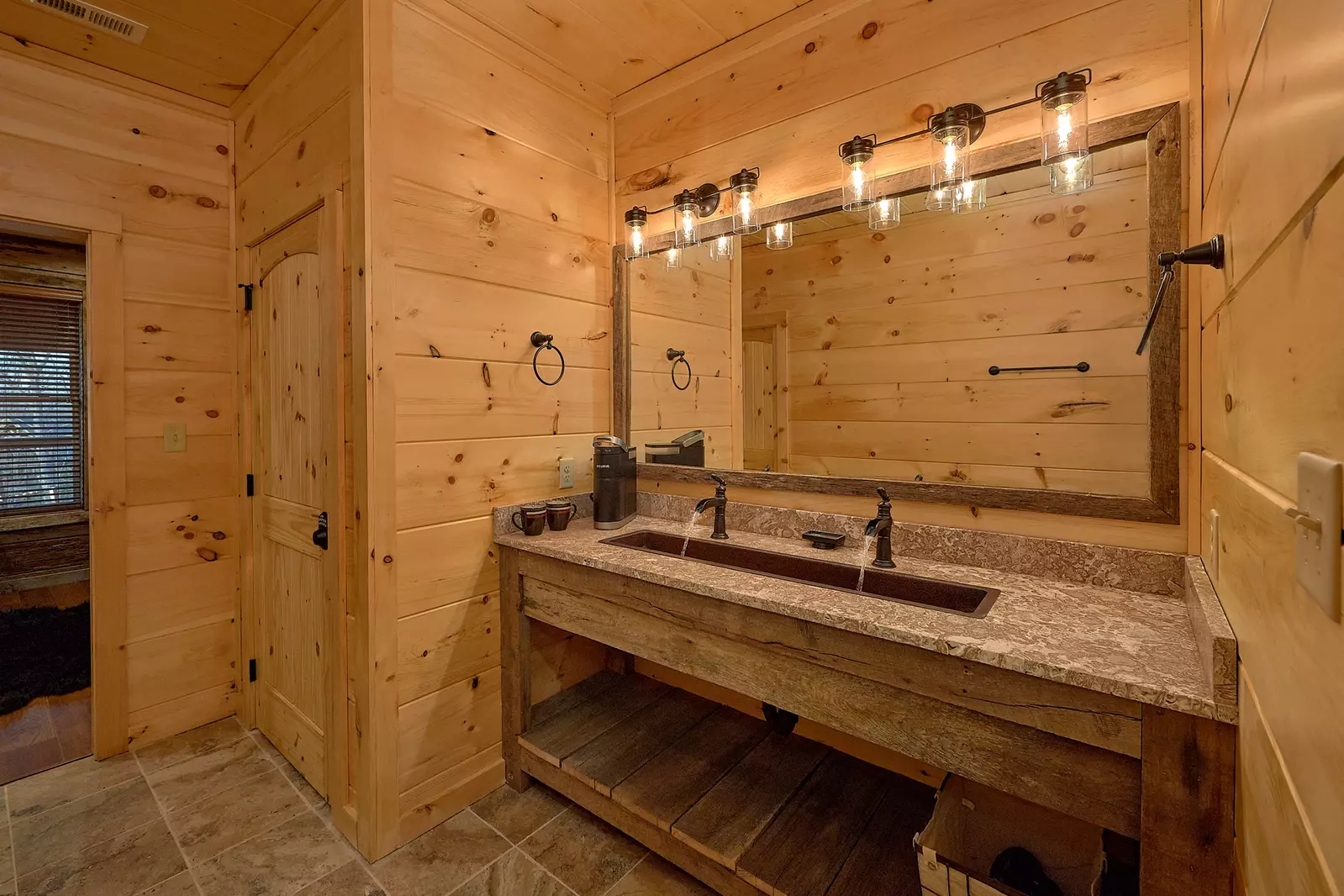 Property image, Interior, of Barrel Top Lodge