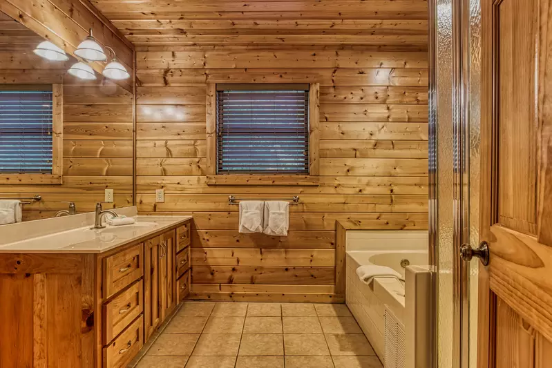 Property image, Interior, of Hang Tenn