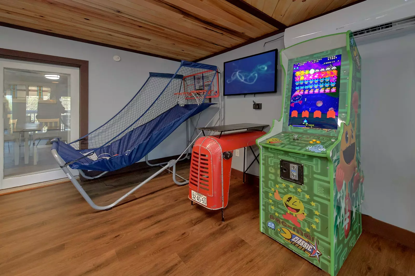 Property image, Interior, of The Skybox Lodge