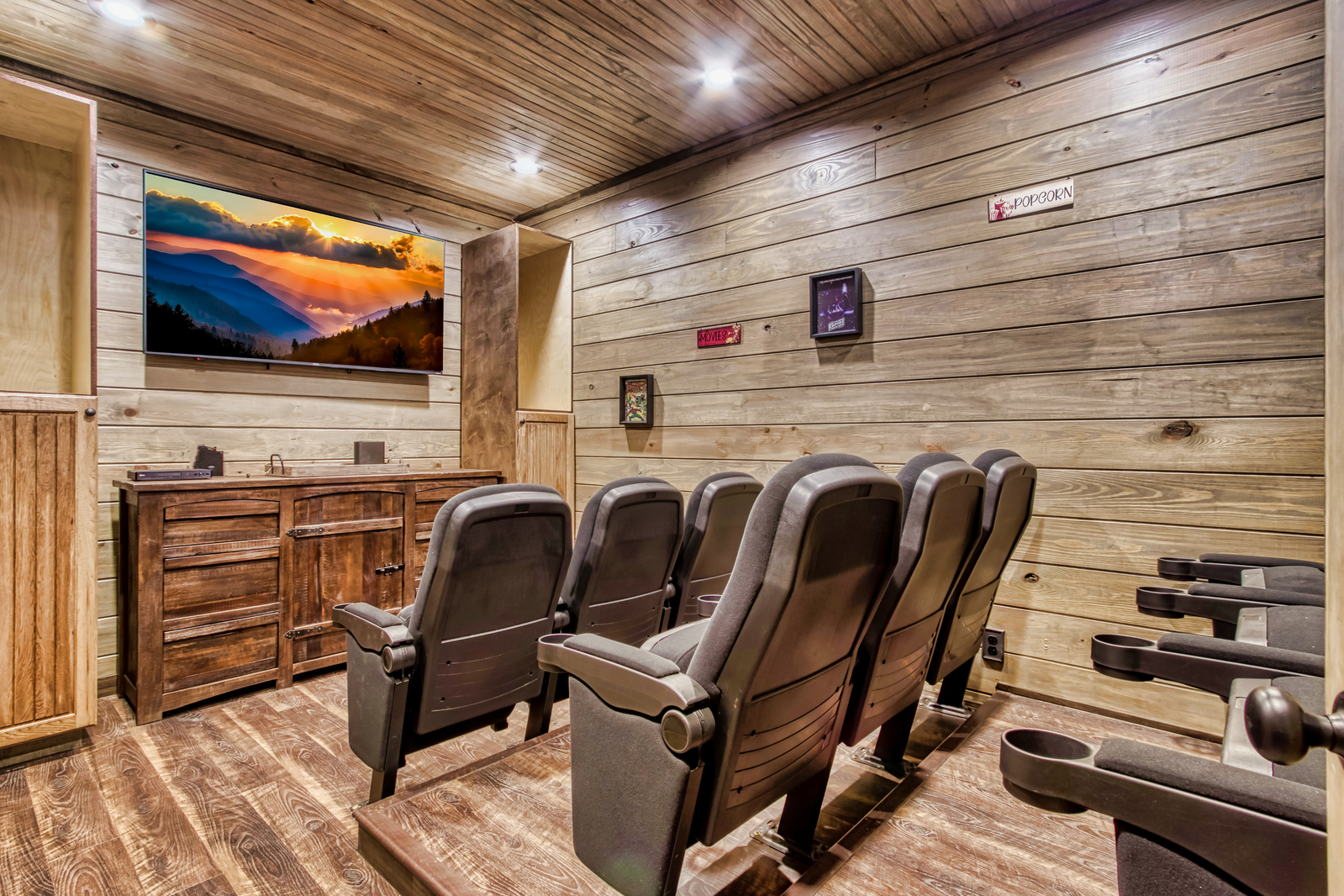 Property image, Interior, of The Lodge At Thunder Mountain