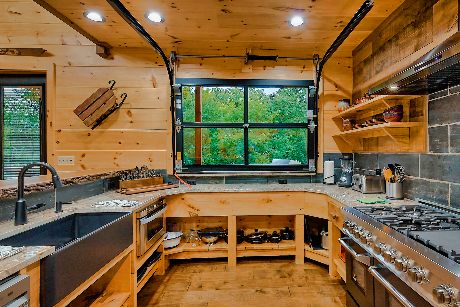 Property image, Interior, of Sunset Pointe