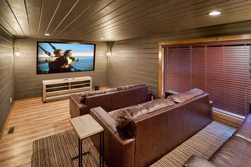 Property image, Interior, of Modern Adventure Splash