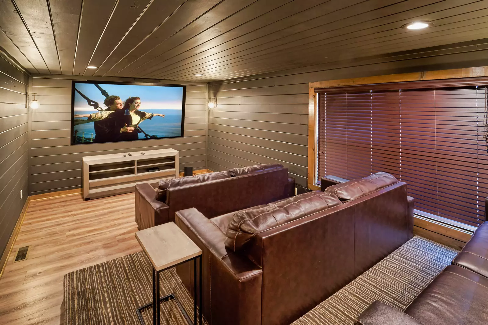 Property image, Interior, of Modern Adventure Splash