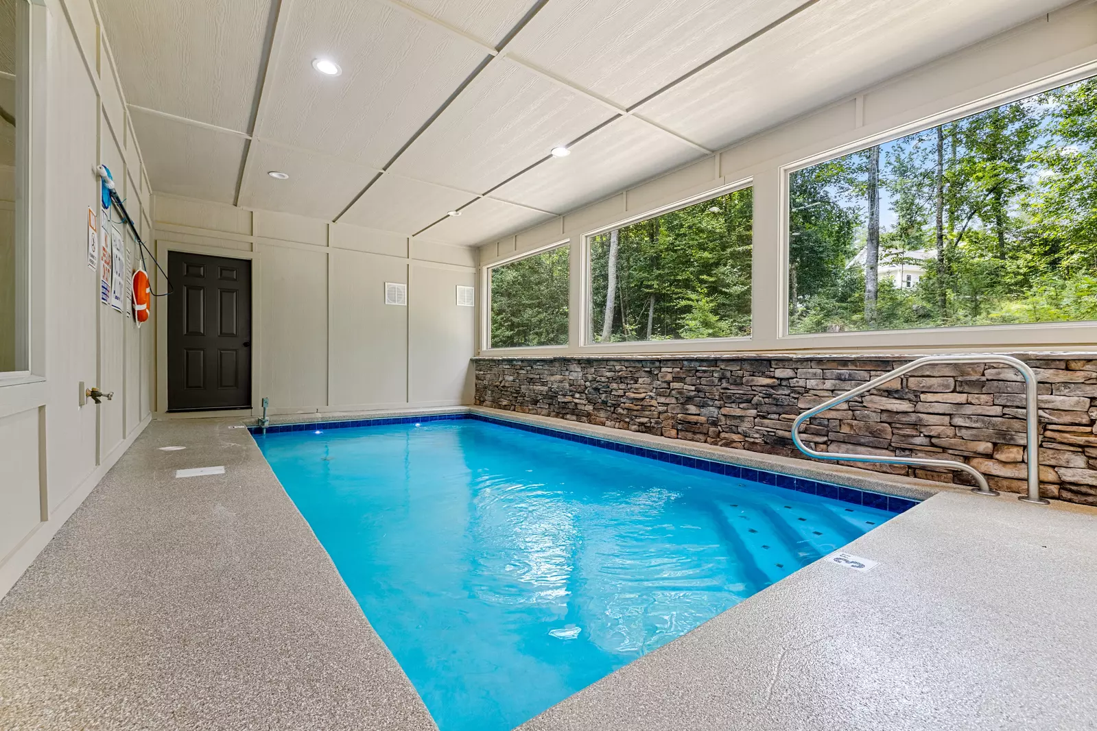 Property image, Interior, of Modern Adventure Splash
