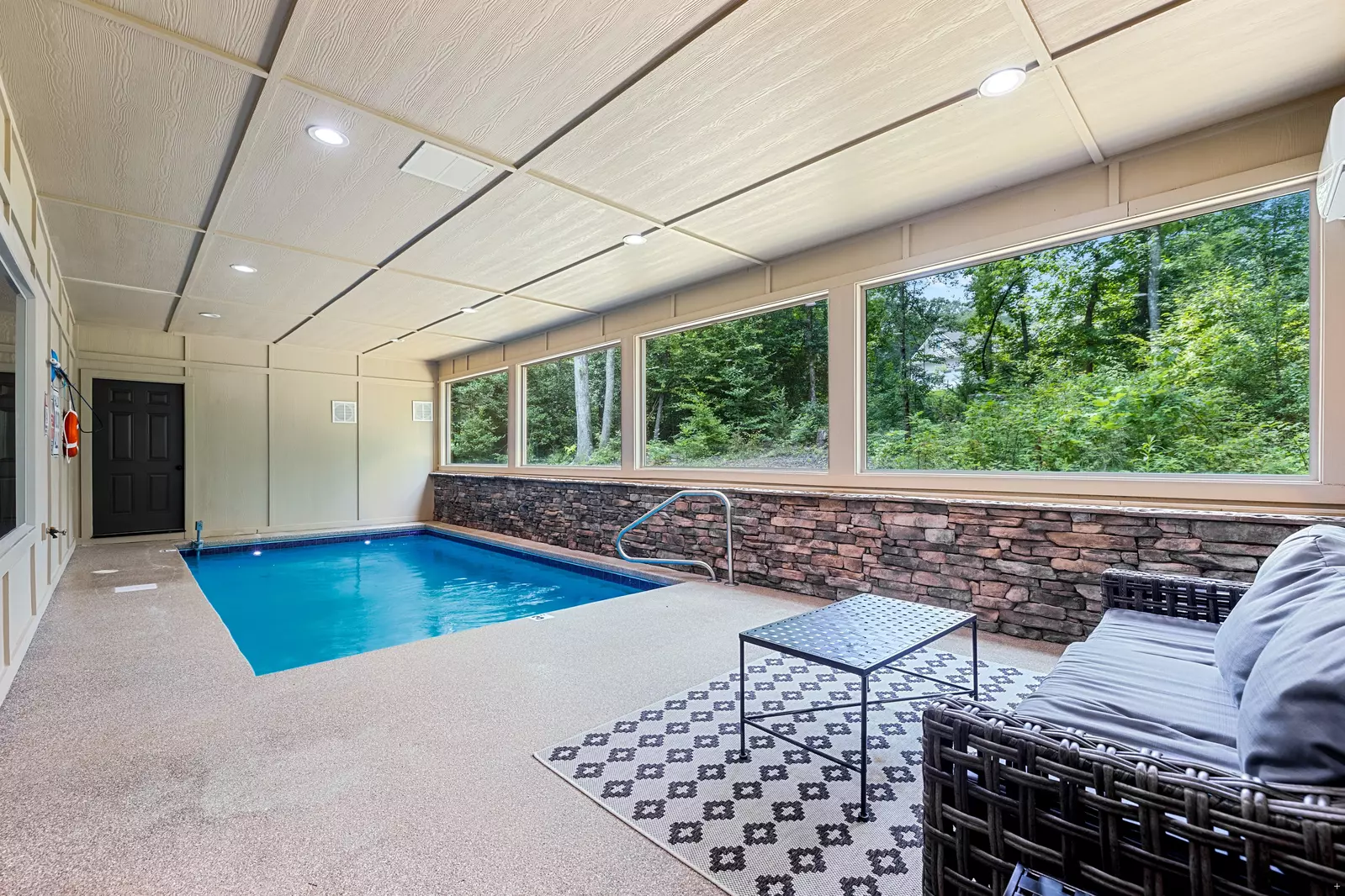 Property image, Interior, of Modern Adventure Splash