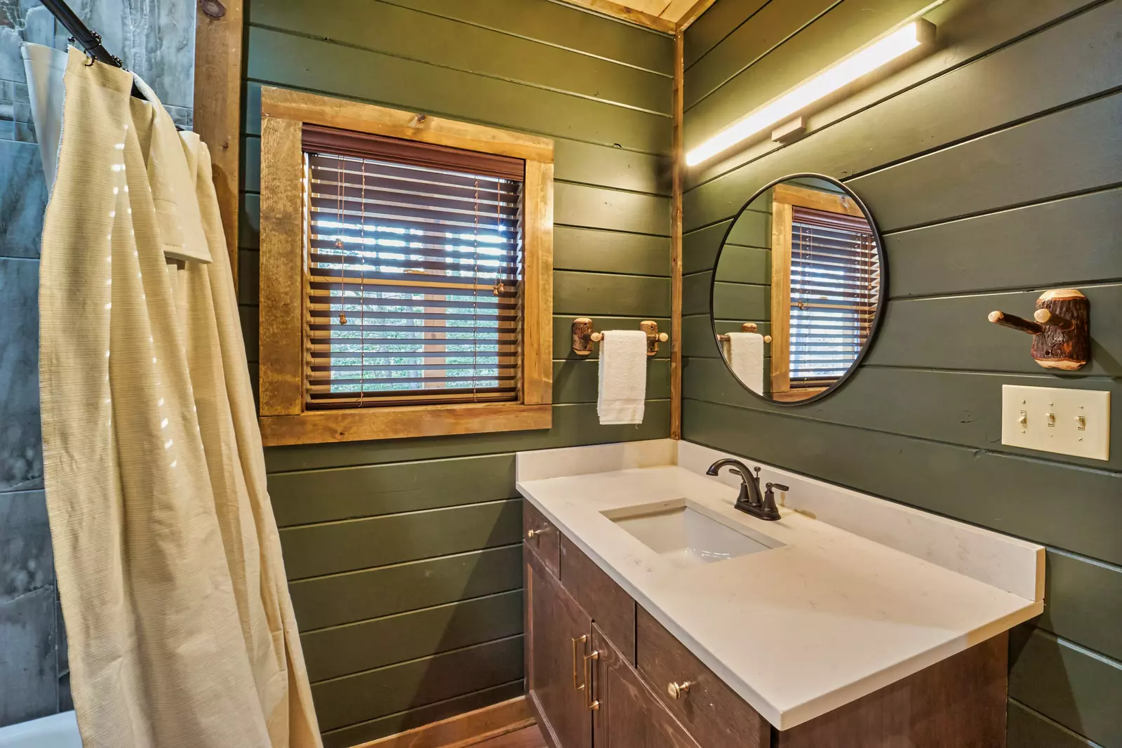 Property image, Interior, of Modern Adventure Splash