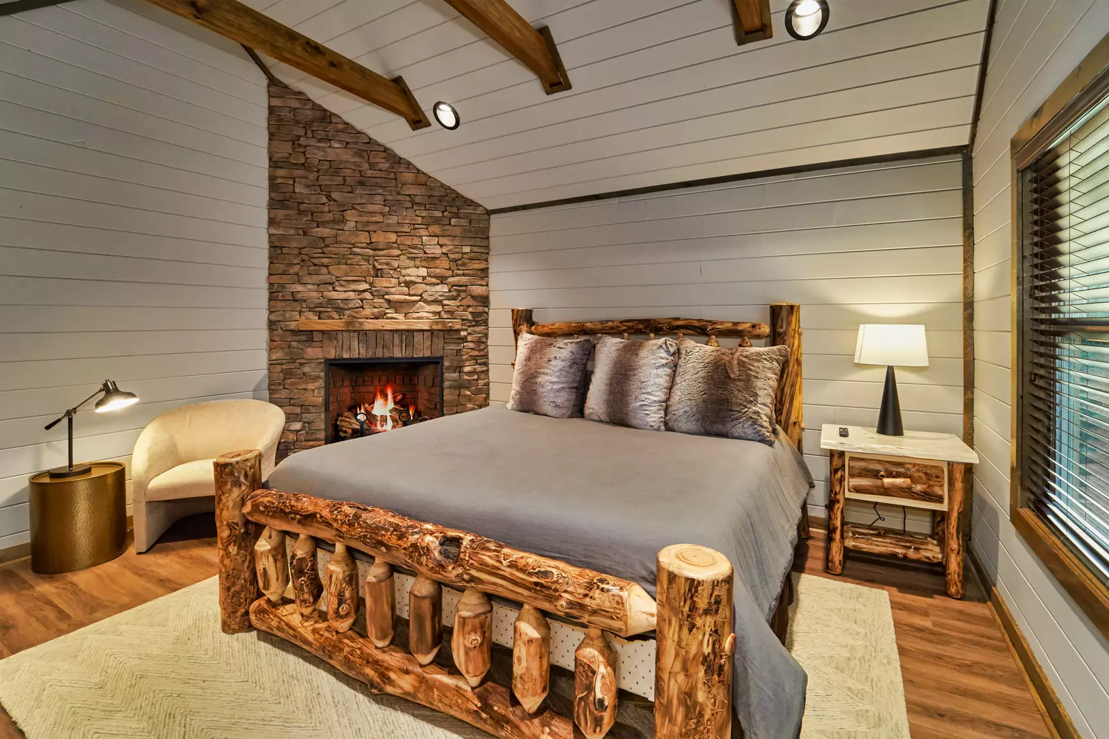 Property image, Interior, of Modern Adventure Splash