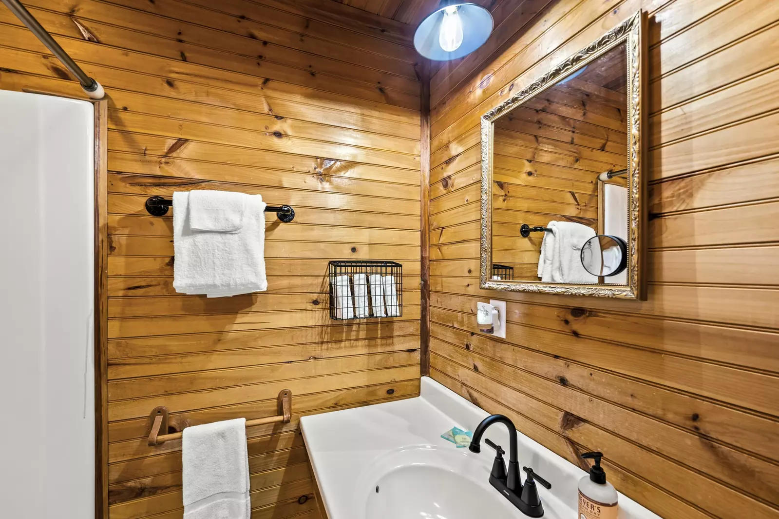 Property image, Interior, of Cozy Bear Cabin