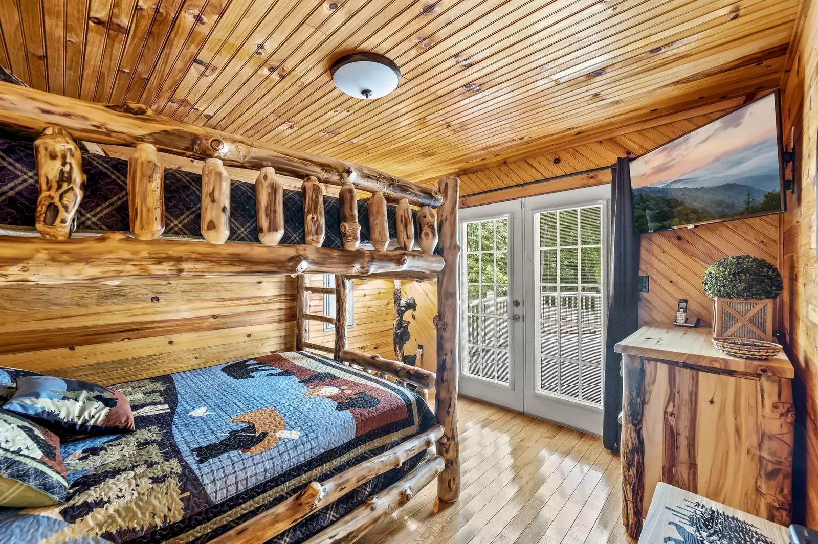 Property image, Interior, of Cozy Bear Cabin