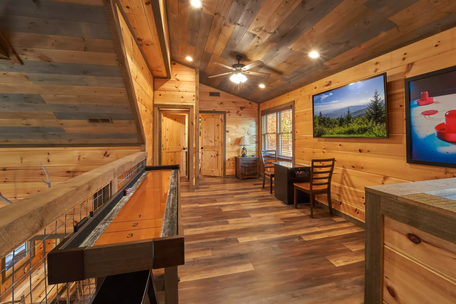 Property image, Interior, of Splashing Elk