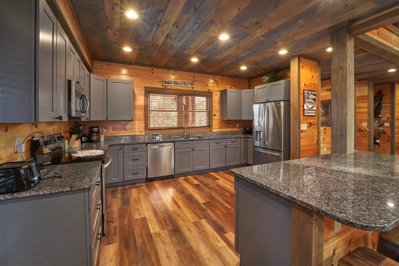 Property image, Interior, of Splashing Elk