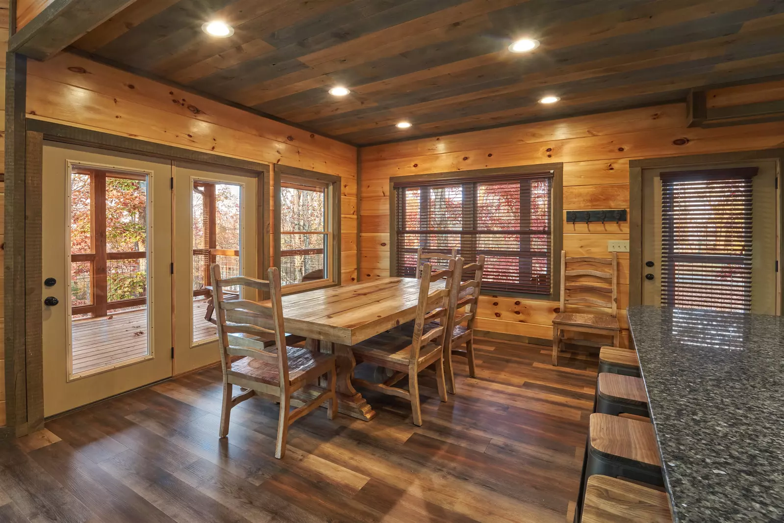 Property image, Interior, of Splashing Elk