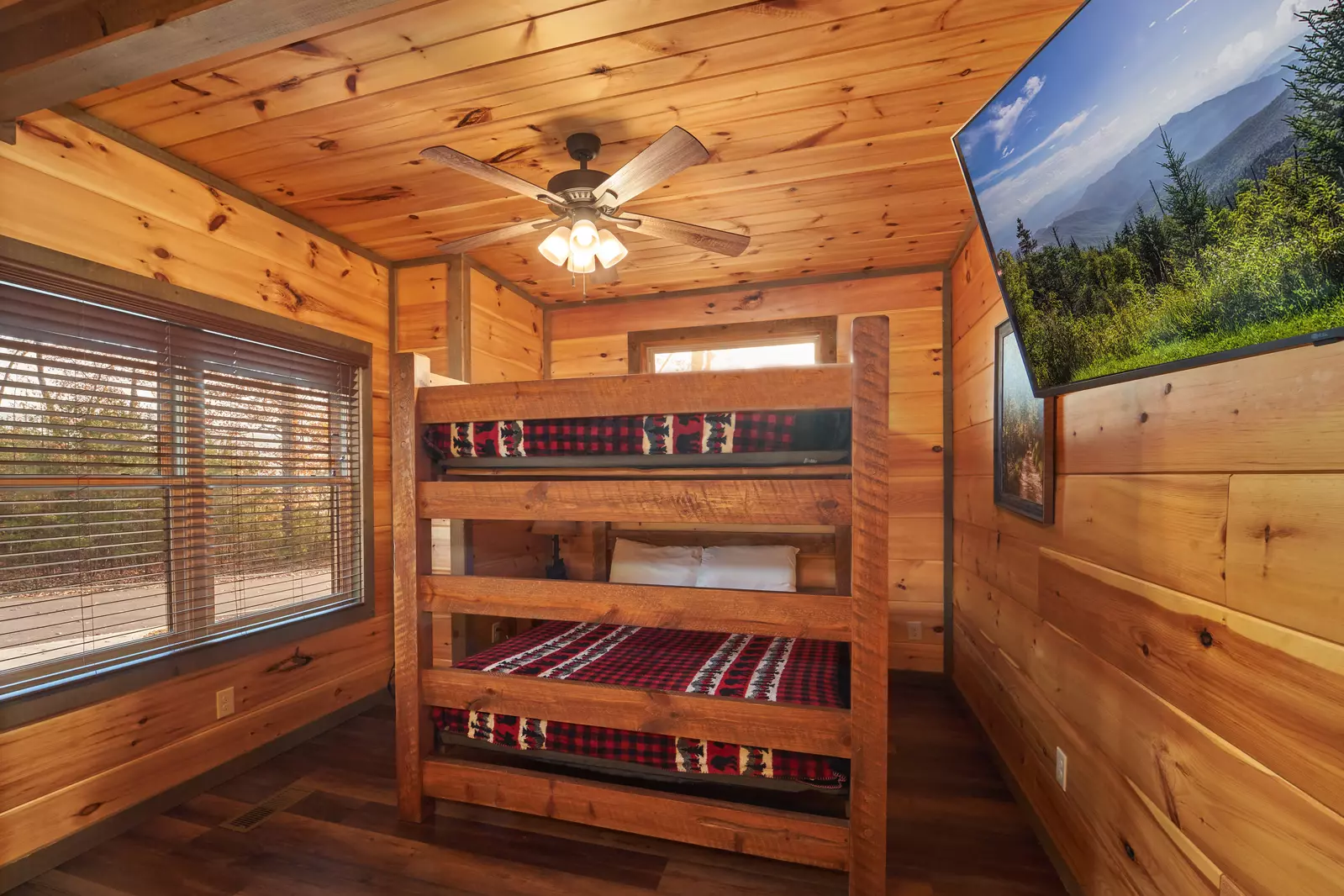 Property image, Interior, of Splashing Elk