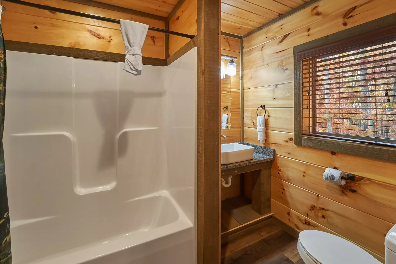 Property image, Interior, of Splashing Elk