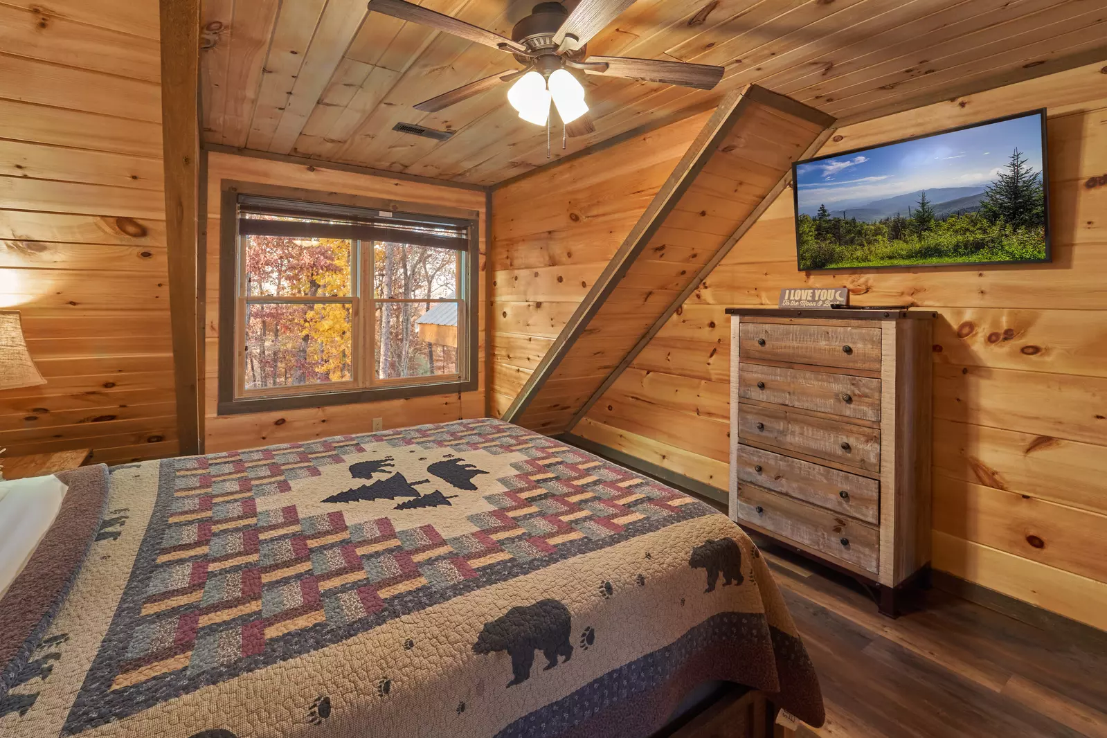 Property image, Interior, of Splashing Elk