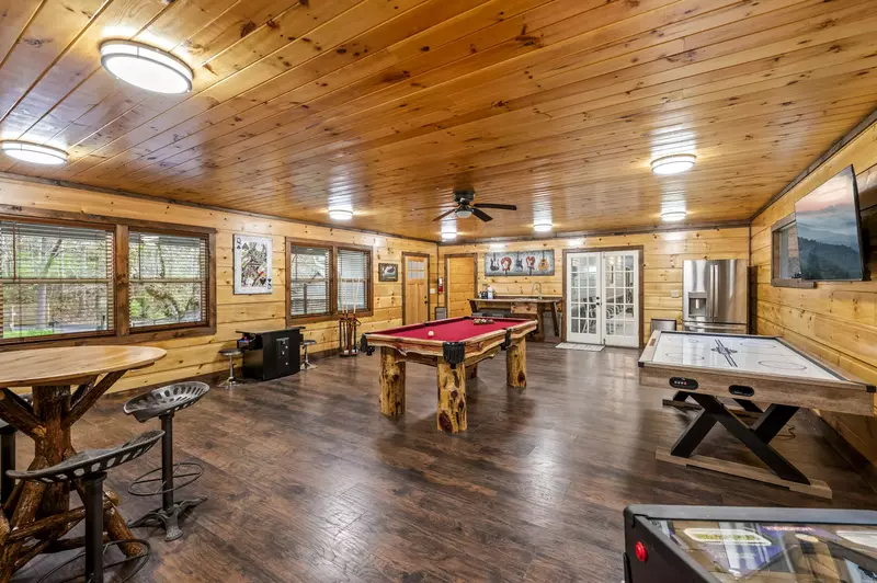 Property image, Interior, of Twin Oak Creek
