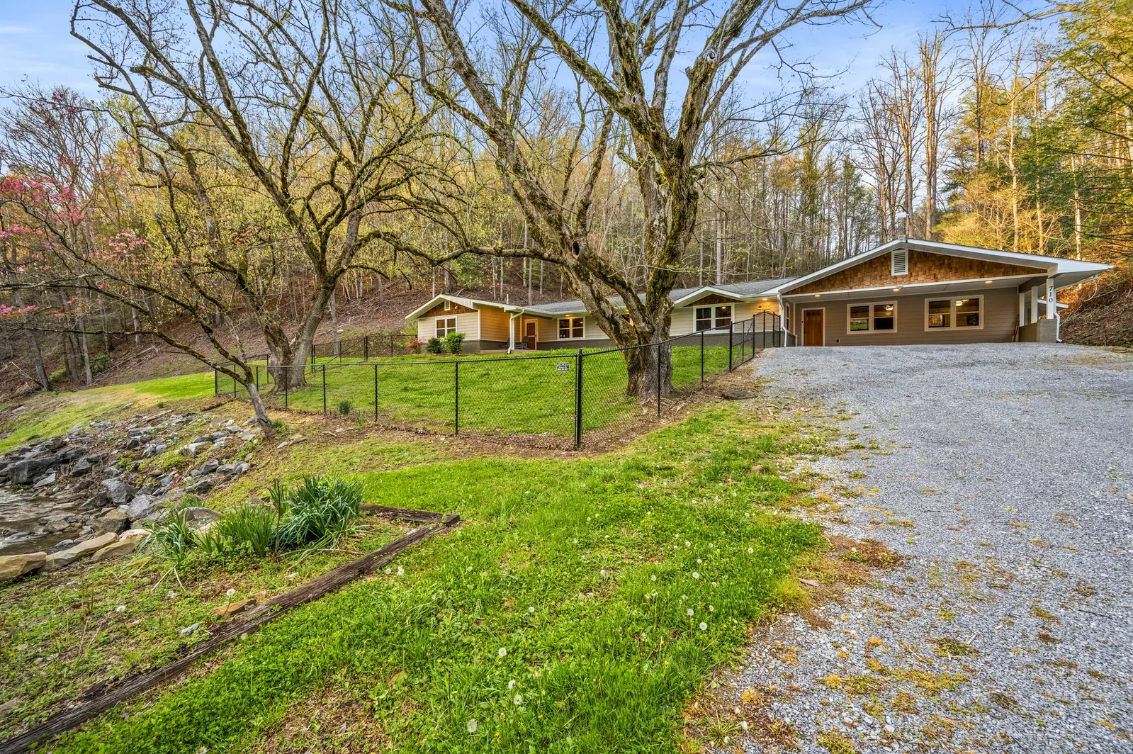 Property image, Interior, of Twin Oak Creek