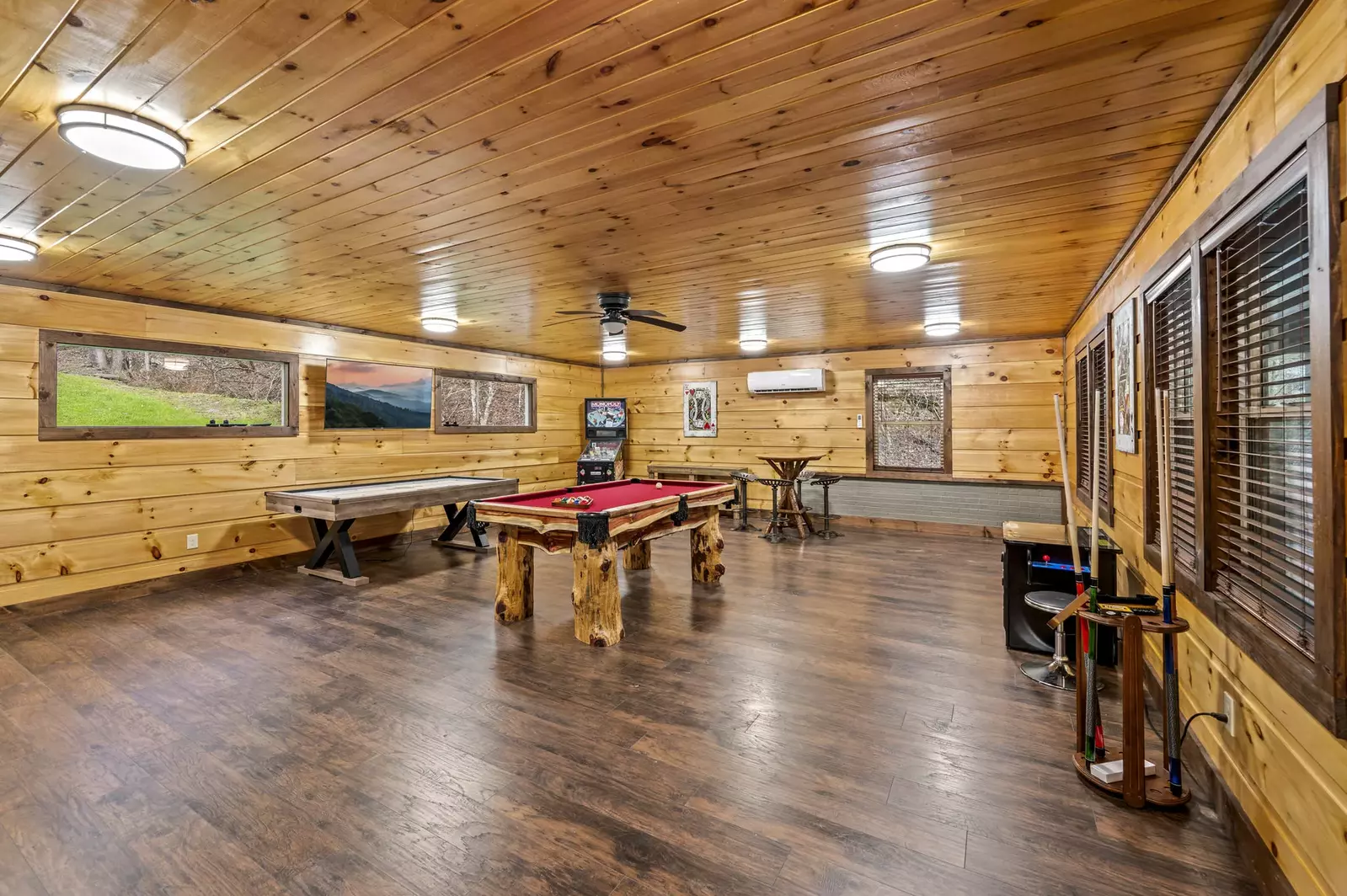 Property image, Interior, of Twin Oak Creek
