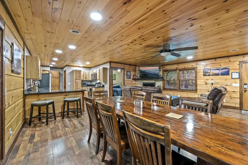 Property image, Interior, of Twin Oak Creek