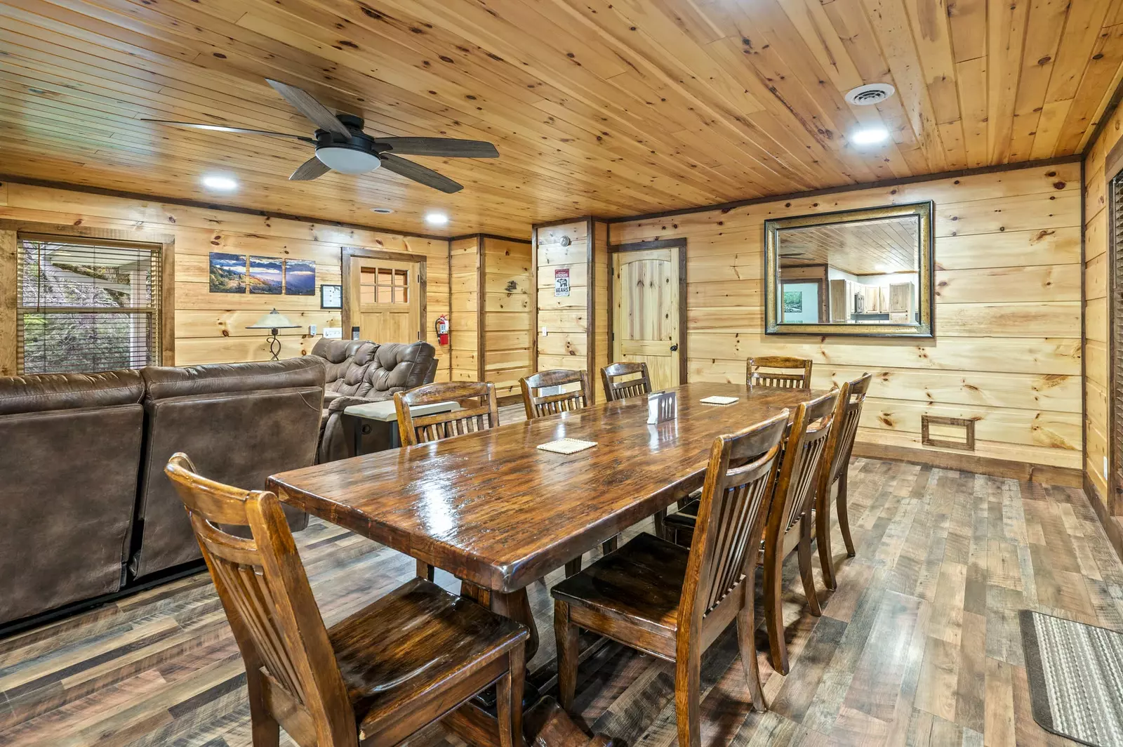 Property image, Interior, of Twin Oak Creek