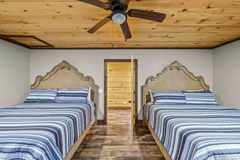 Property image, Interior, of Twin Oak Creek