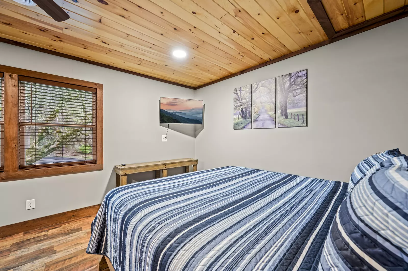Property image, Interior, of Twin Oak Creek