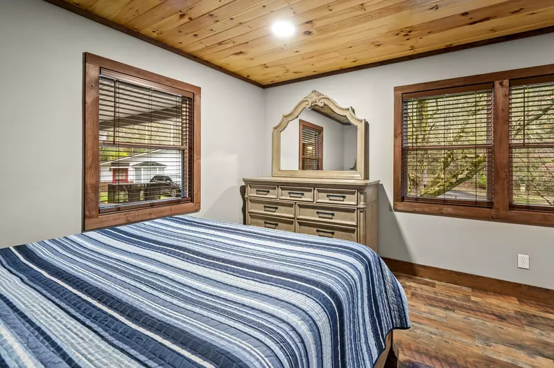 Property image, Interior, of Twin Oak Creek