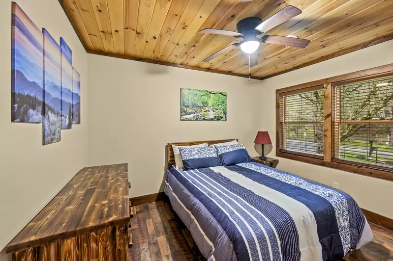 Property image, Interior, of Twin Oak Creek