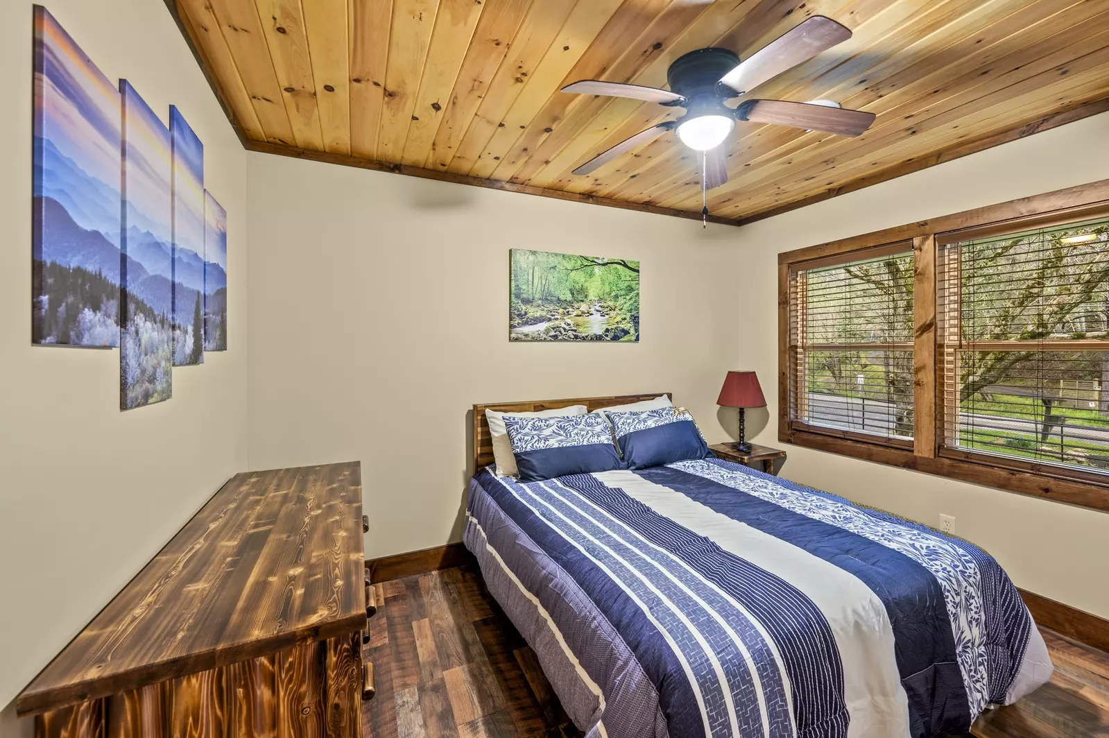 Property image, Interior, of Twin Oak Creek