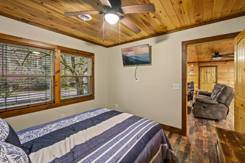 Property image, Interior, of Twin Oak Creek