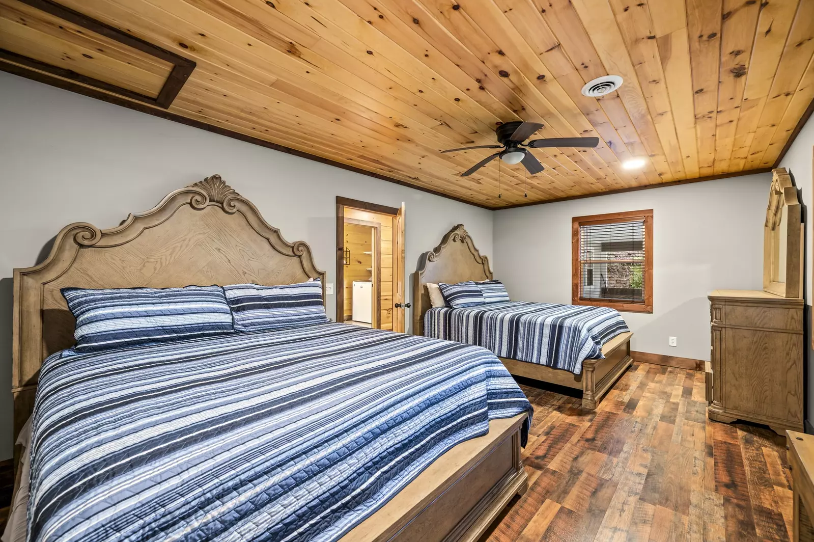Property image, Interior, of Twin Oak Creek