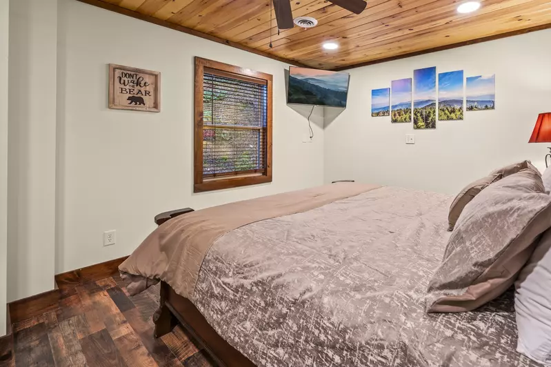 Property image, Interior, of Twin Oak Creek