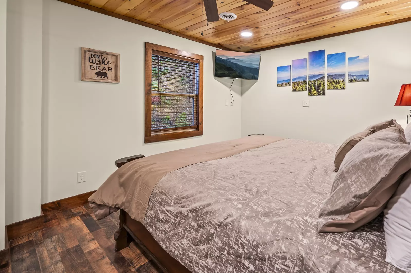 Property image, Interior, of Twin Oak Creek