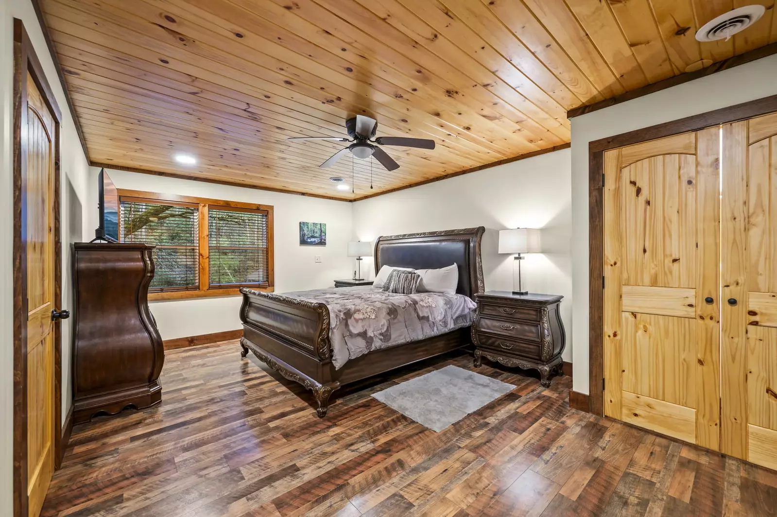 Property image, Interior, of Twin Oak Creek