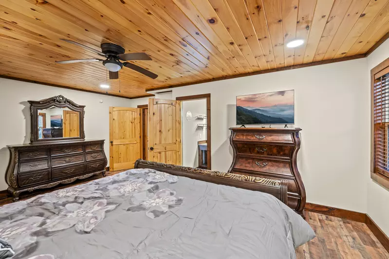 Property image, Interior, of Twin Oak Creek