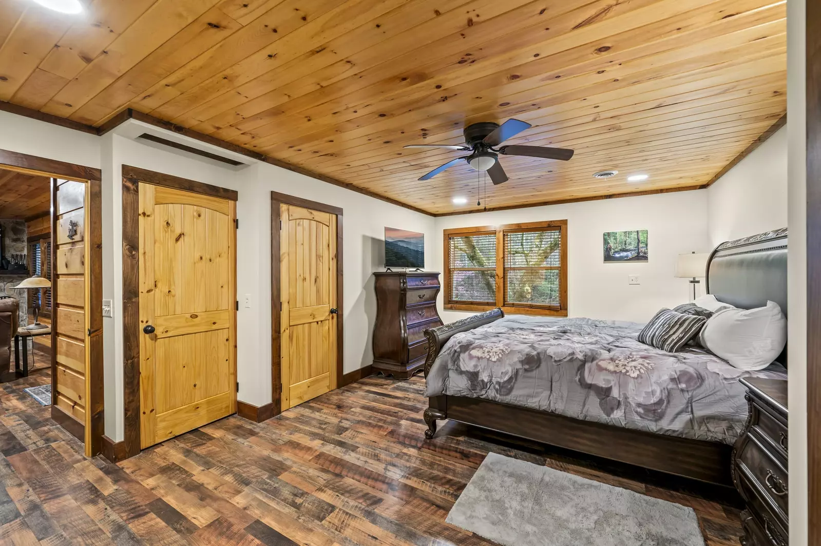 Property image, Interior, of Twin Oak Creek