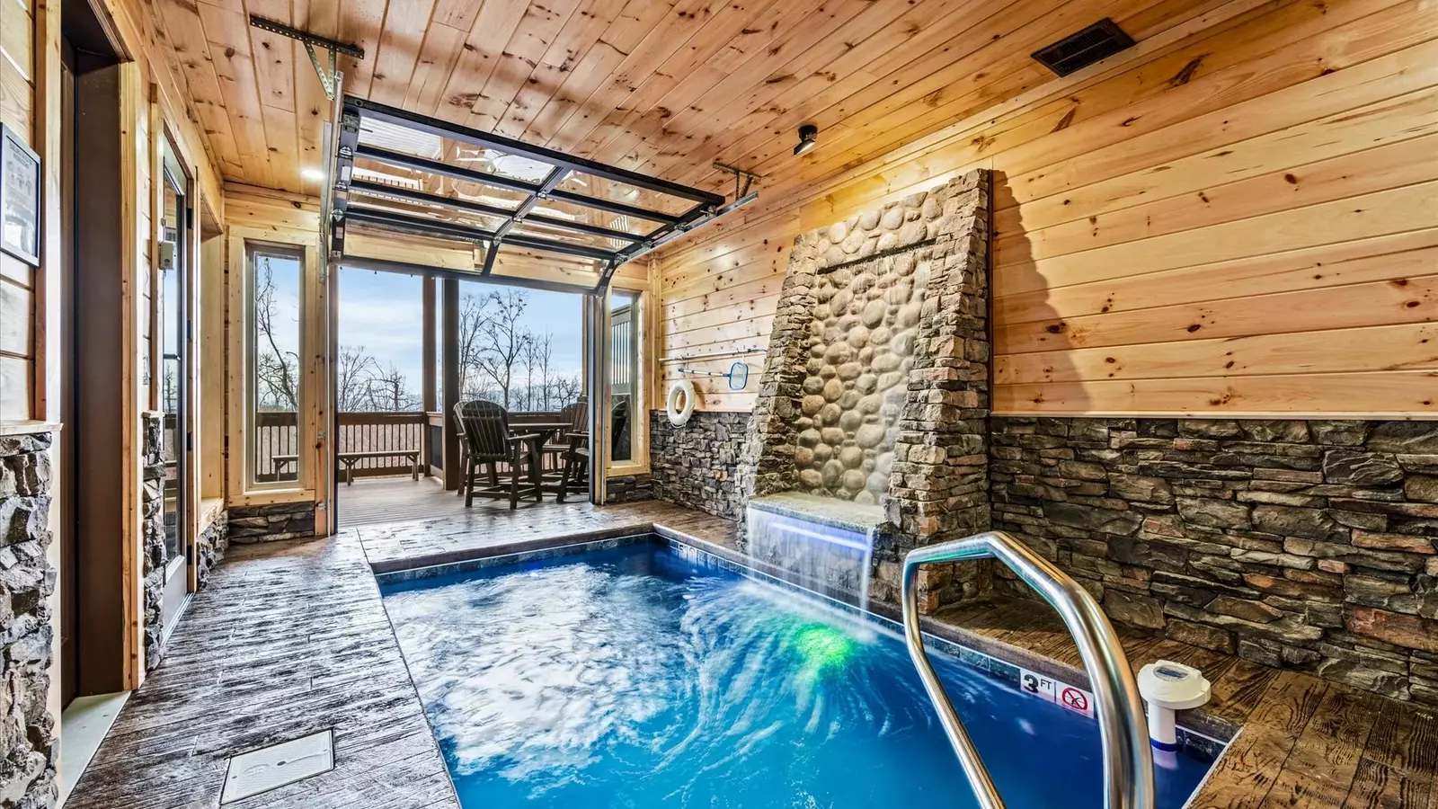 Property image, Interior, of Holy Smokes Pool Lodge