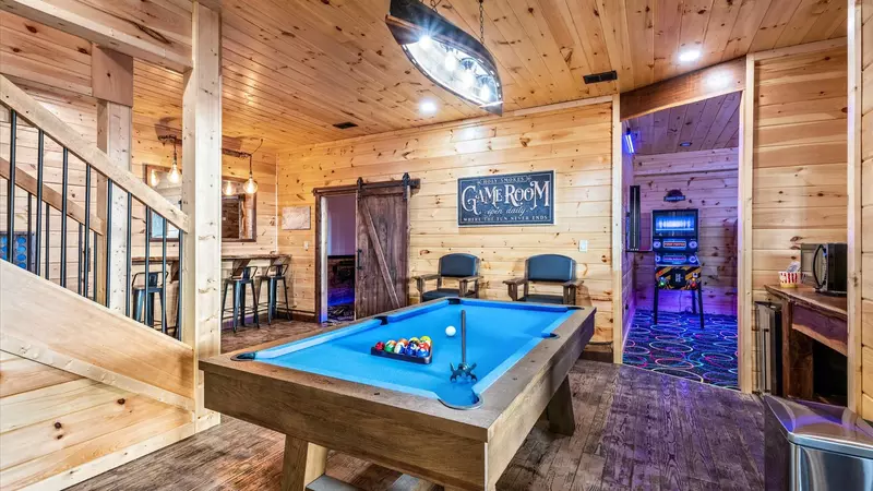 Property image, Interior, of Holy Smokes Pool Lodge