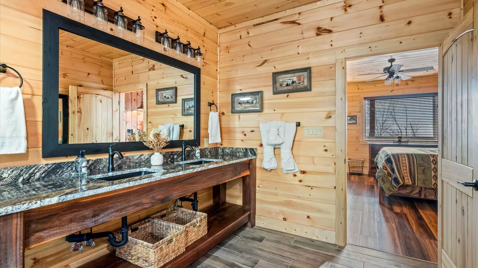 Property image, Interior, of Holy Smokes Pool Lodge