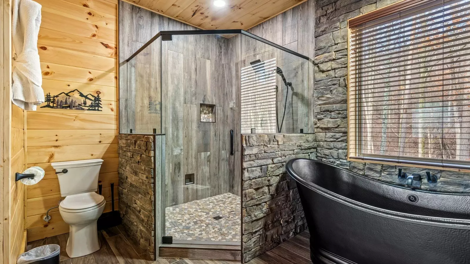 Property image, Interior, of Holy Smokes Pool Lodge