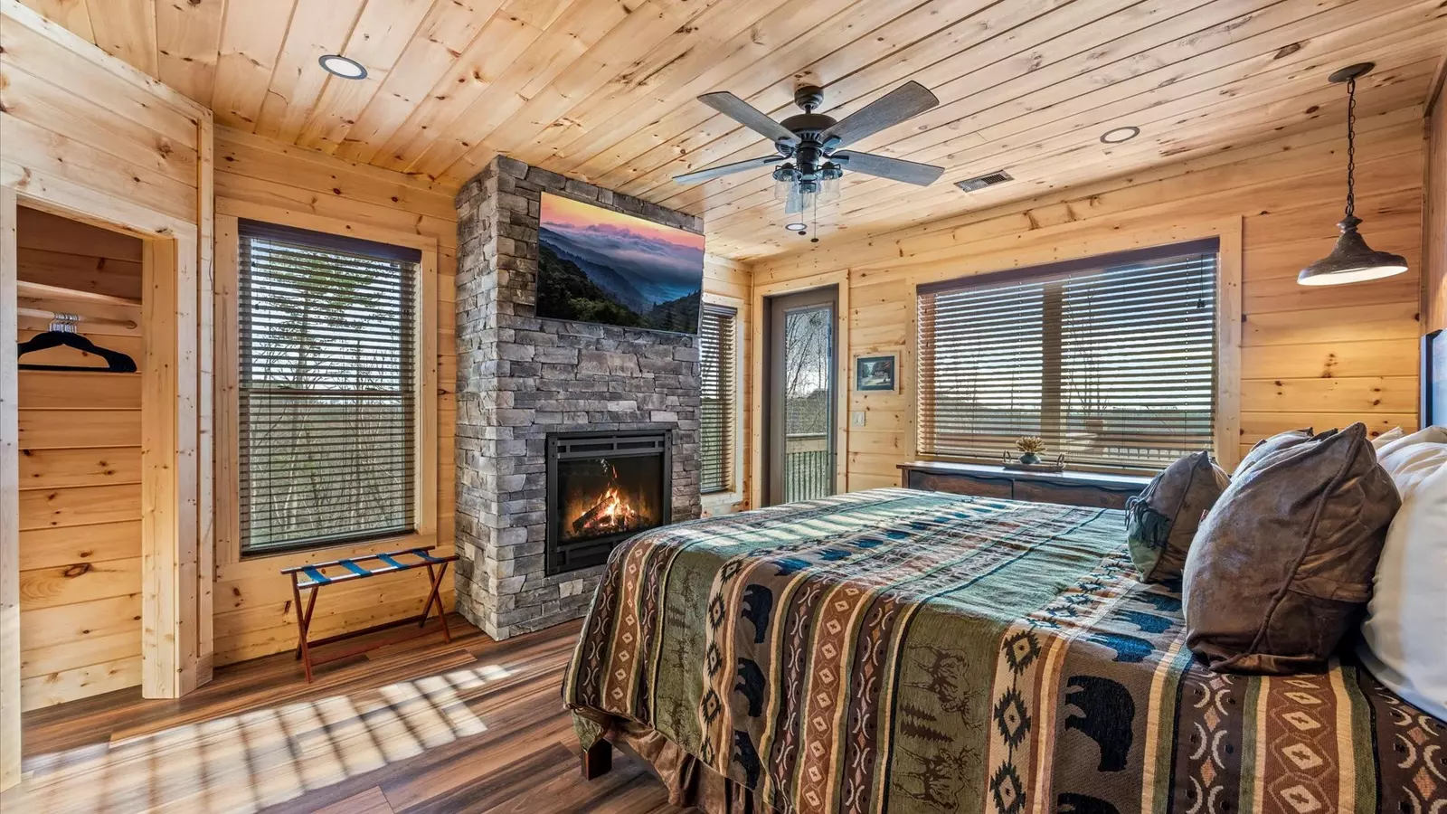 Property image, Interior, of Holy Smokes Pool Lodge