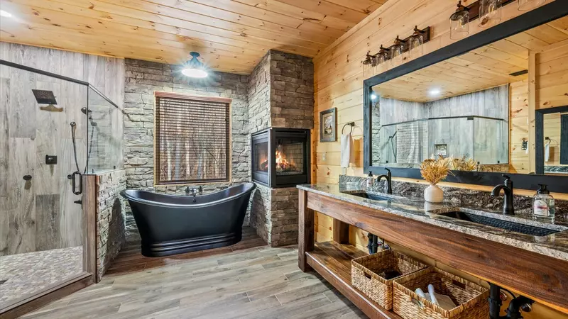 Property image, Interior, of Holy Smokes Pool Lodge