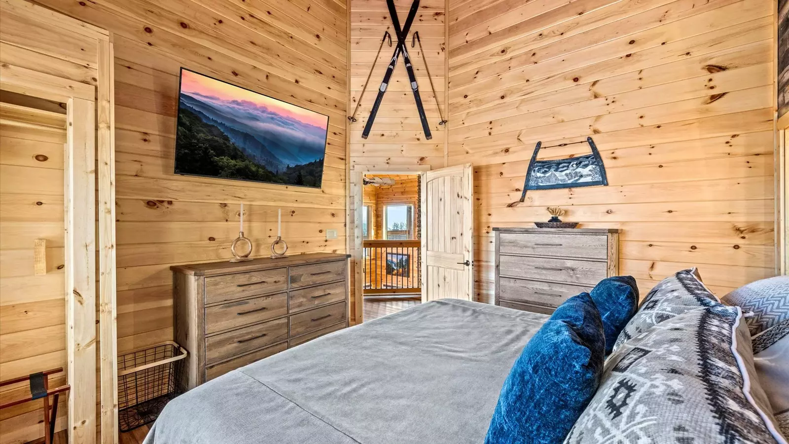 Property image, Interior, of Holy Smokes Pool Lodge