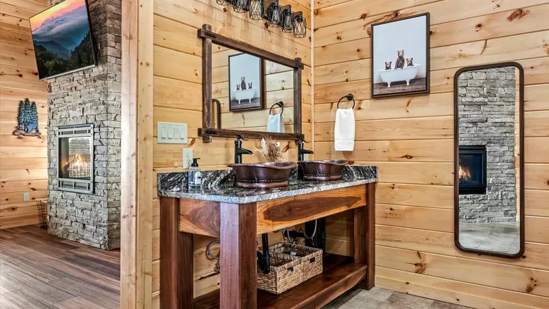 Property image, Interior, of Holy Smokes Pool Lodge